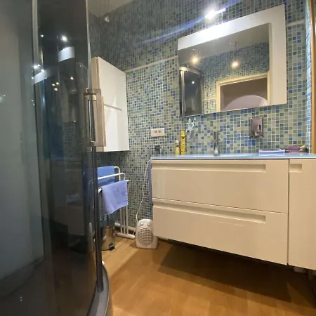 Saint-maxime Centre: T2 - 4 Couchages Avec Parking Et A Pied - Fr-1-226-483 Apartment Sainte-Maxime