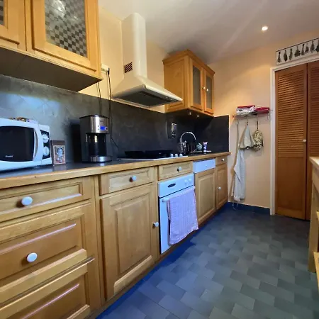 Saint-maxime Centre: T2 - 4 Couchages Avec Parking Et A Pied - Fr-1-226-483 Апартаменты *