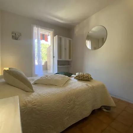 Апартаменты Saint-maxime Centre: T2 - 4 Couchages Avec Parking Et A Pied - Fr-1-226-483