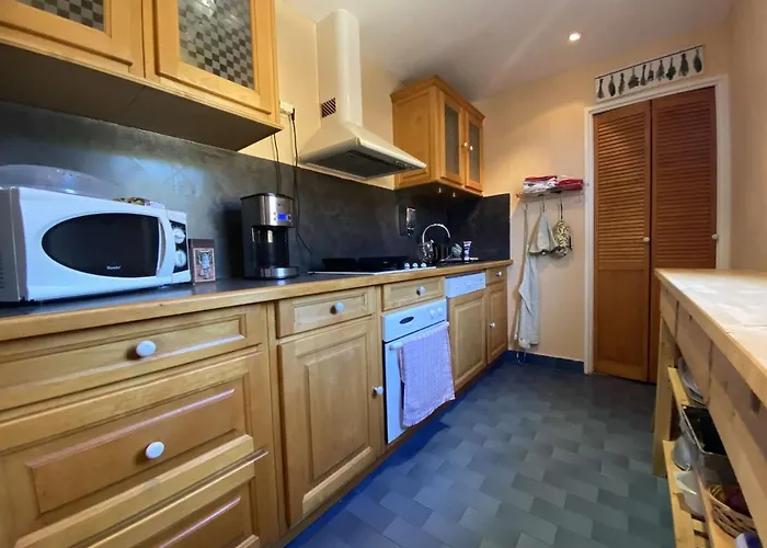 Saint-maxime Centre: T2 - 4 Couchages Avec Parking Et A Pied - Fr-1-226-483 Appartement *