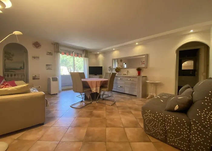 Saint-maxime Centre: T2 - 4 Couchages Avec Parking Et A Pied - Fr-1-226-483 Apartment