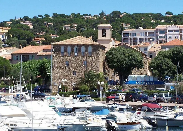 Apartment Saint-maxime Centre: T2 - 4 Couchages Avec Parking Et A Pied - Fr-1-226-483 *